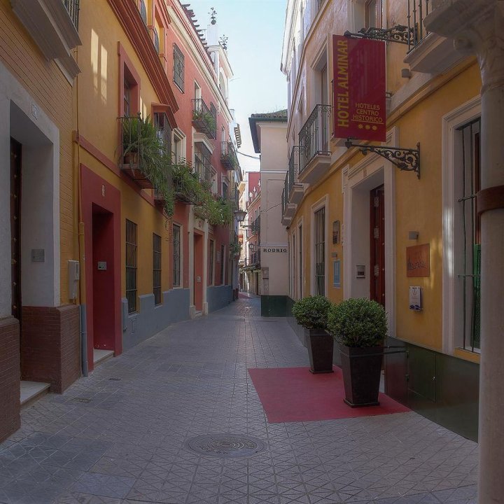 塞维利亚美丽酒店(La Bella Sevilla)