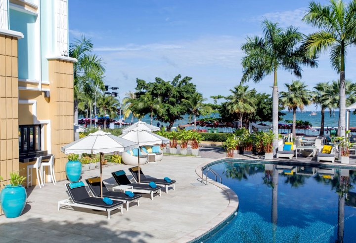 芭堤雅波浪酒店(Wave Hotel Pattaya)