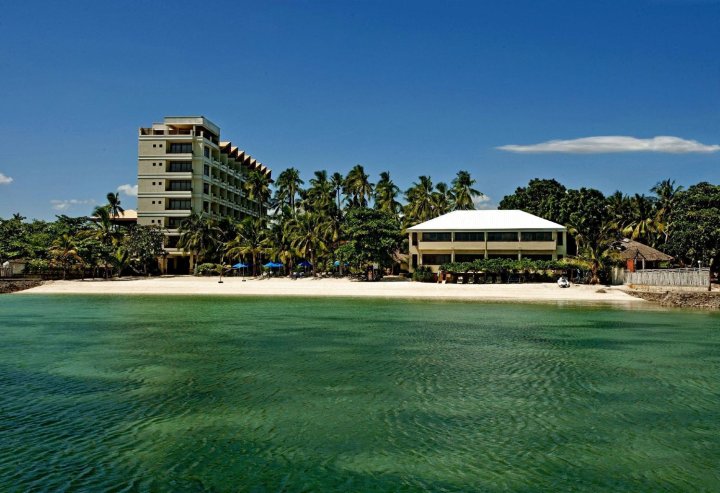 康斯特白拉热带海滩度假村(Costabella Tropical Beach Hotel)