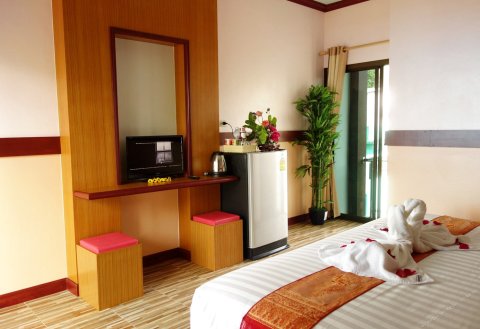 普吉岛机场花园度假酒店(Airport Phuket Garden Resort)