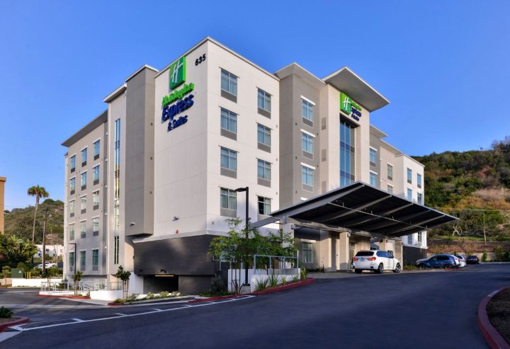 圣迭戈智选假日酒店 - 米申谷(Holiday Inn Express & Suites San Diego - Mission Valley, an IHG Hotel)