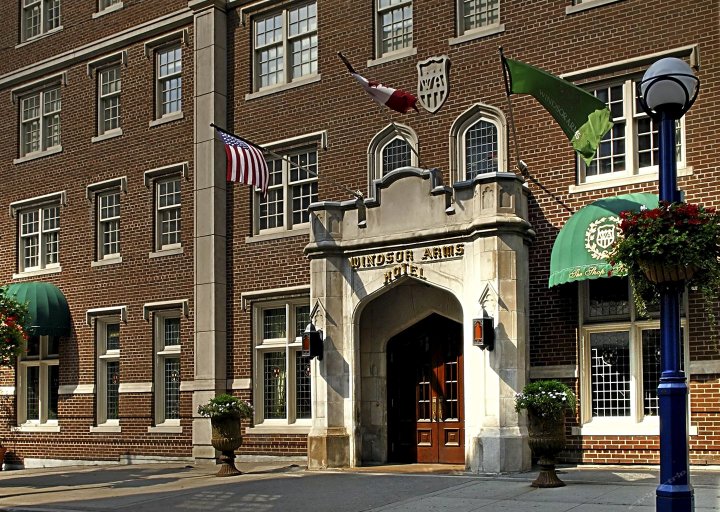 温莎阿姆斯酒店(Windsor Arms Hotel)
