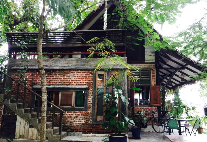潘集潘集热带木屋别墅(Panji Panji Tropical Wooden Home)