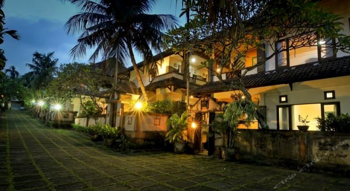 巴厘岛德维辛塔餐厅酒店(Dewi Sinta Hotel and Restaurant Bali)