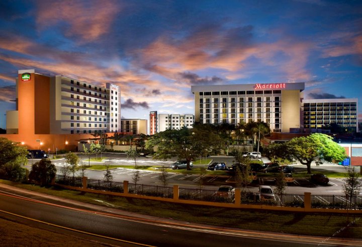 迈阿密机场万怡酒店(Courtyard by Marriott Miami Airport)