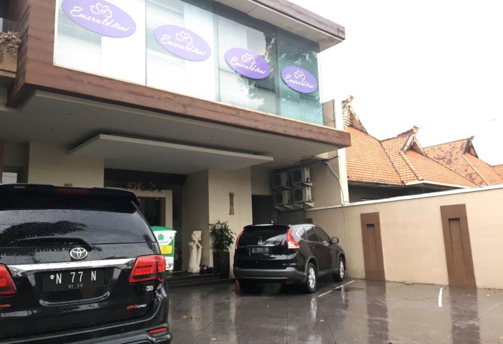 泗水生活翡翠酒店(Life Emerald Hotel Surabaya)