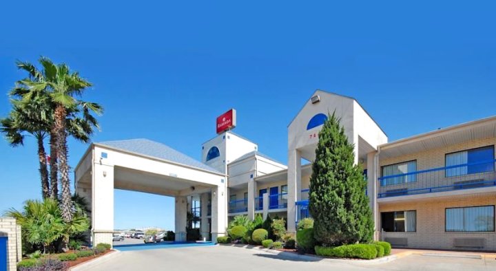 圣安东尼奥华美达酒店 - 近海洋世界/拉克兰空军基地(Ramada by Wyndham San Antonio Near SeaWorld - Lackland AFB)