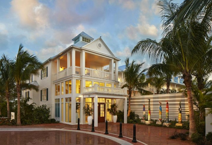 基韦斯特马克港口度假村(The Marker Key West Harbor Resort)