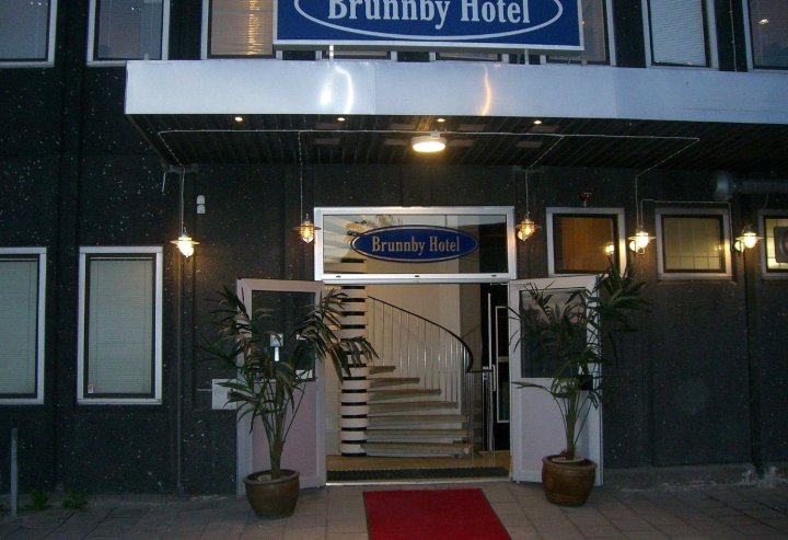 布拉恩拜酒店(Brunnby Hotel)