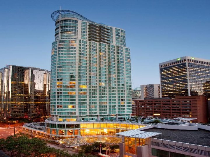 温哥华皮那考市中心万豪酒店(Vancouver Marriott Pinnacle Downtown Hotel)