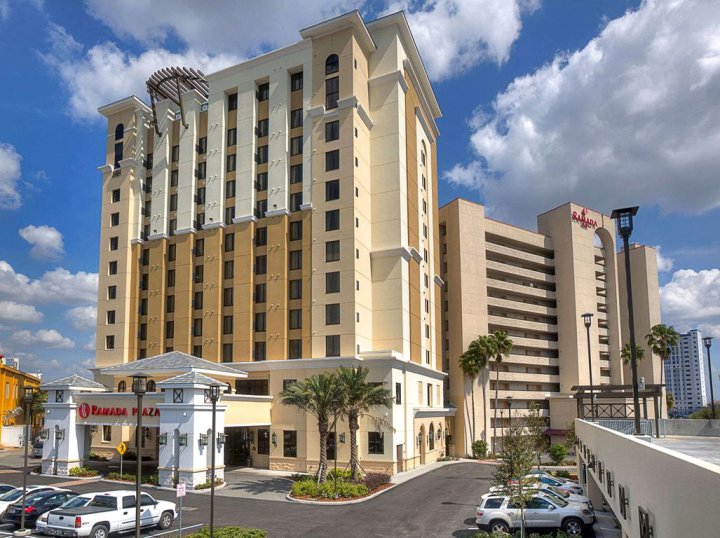 奥兰多国际大道温德姆华美达广场套房度假村(Ramada Plaza by Wyndham Orlando Resort & Suites Intl Drive)