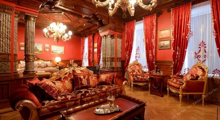 特里兹尼宫精品酒店(Trezzini Palace Boutique Hotel)