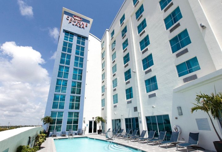 劳德代尔堡机场/邮轮港口皇冠假日酒店 - IHG 旗下酒店(Crowne Plaza Hotel & Resorts Fort Lauderdale Airport/ Cruise, an IHG Hotel)