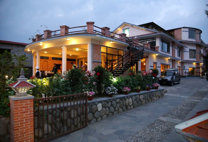 神山度假酒店(Mount Kailash Resort)