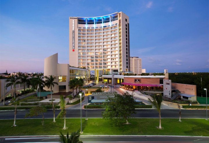 坎昆中心克里斯塔尔城市酒店(Krystal Urban Cancun Centro)