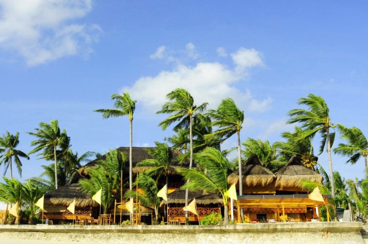 珊瑚蓝东方海滨别墅套房酒店(The Coral Blue Oriental Beach Villas and Suites)