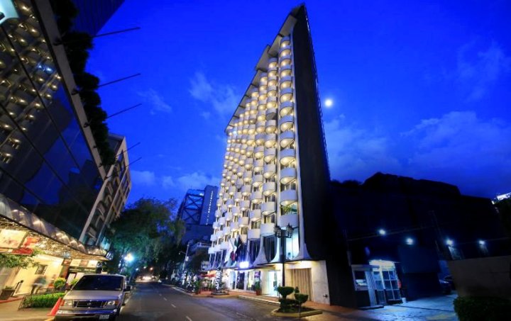 雷福马世纪酒店(Hotel Century Reforma)
