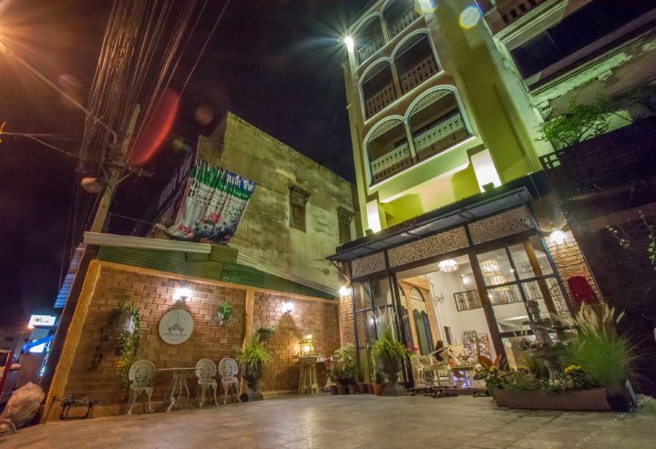 清迈夜市席东柴路文化遗址住宿加早餐旅馆(Sridonchai Heritage, Night Bazaar Chiang Mai)