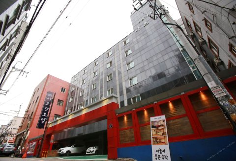 水原站 Charmant 酒店(Hotel Charmant Suwon)