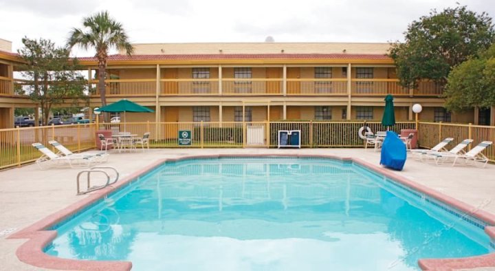 圣安东尼奥万斯杰克逊拉奎塔酒店(La Quinta Inn by Wyndham San Antonio Vance Jackson)