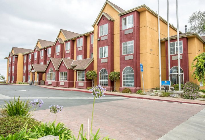 萨利纳斯康福特茵酒店及套房(Comfort Inn & Suites Salinas)