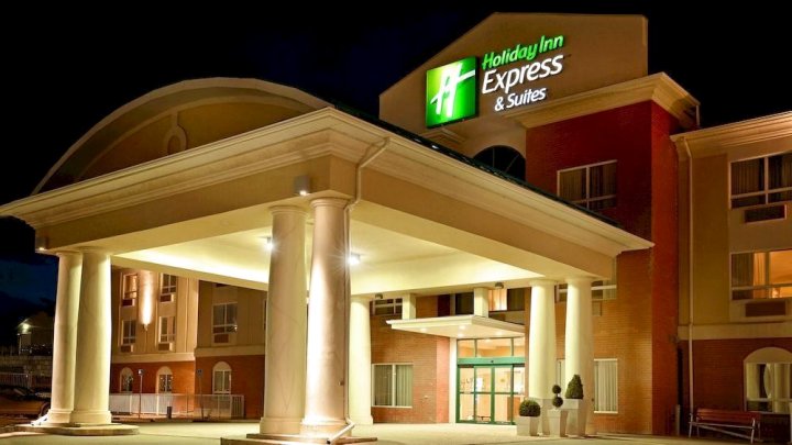 欣顿智选假日酒店及套房(Holiday Inn Express Hotel & Suites-Hinton, an IHG Hotel)