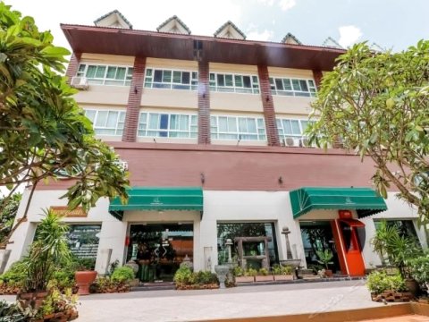 湄赛奈达客房五到九酒店(Nida Rooms Mae Sai Five to Nine Hotel at Maekhong Delta Boutique Hotel)