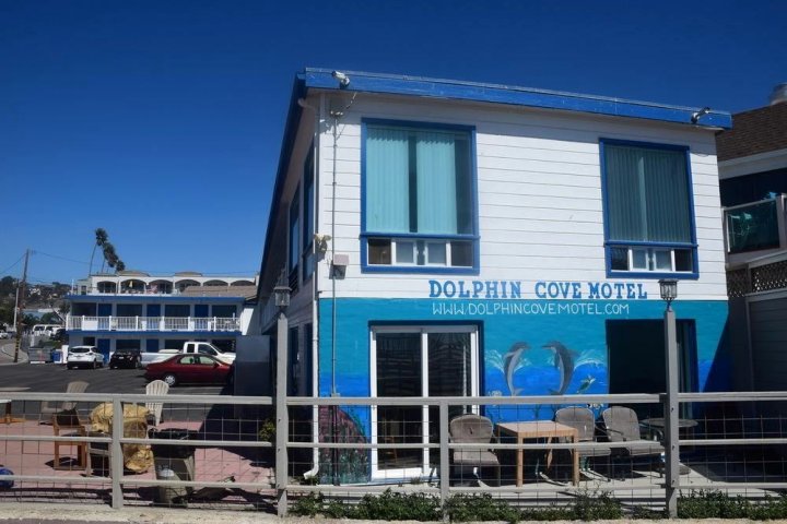 皮斯莫比奇海豚湾汽车旅馆(Dolphin Cove Motel)