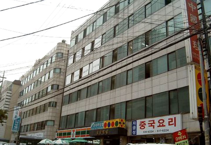 首尔SinsaCoji生活旅舍(Cojilivingtelhouse Sinsa Branch Seoul)