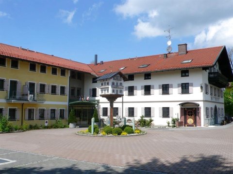 奴威尔特酒店(Hotel Neuwirt)