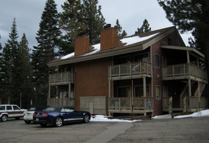 马姆莫斯保护局隐谷酒店(Hidden Valley by Mammoth Reservation Bureau)