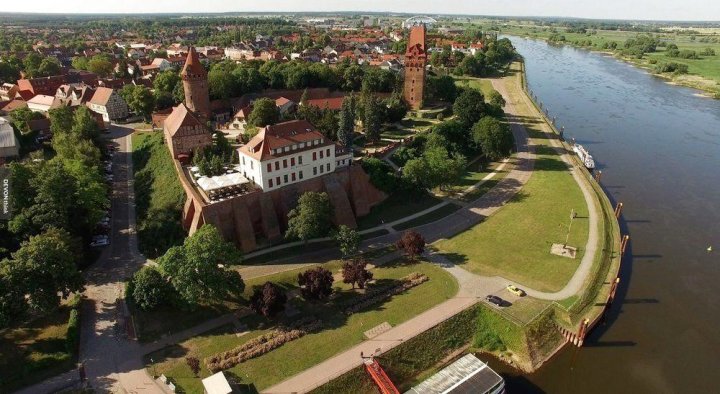 坦哲蒙城堡酒店(Ringhotel Schloss Tangermünde)