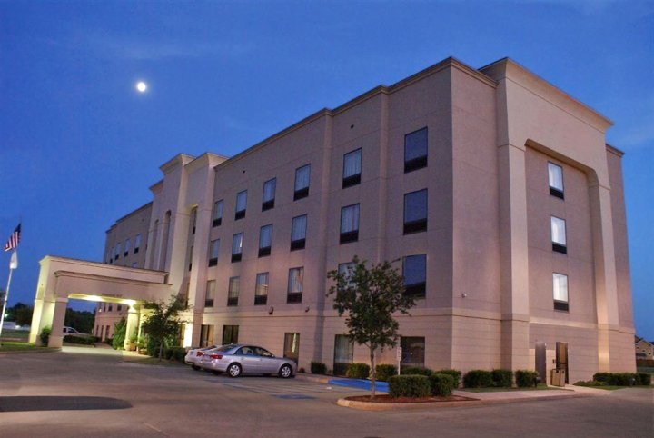 威奇托福尔斯附近红河汽车旅馆(Best Western Red River Inn)