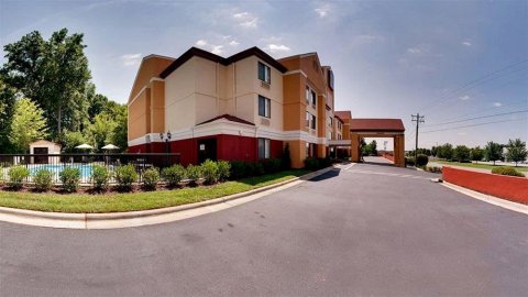 亨特斯维尔贝斯特韦斯特优质酒店(Best Western Plus Huntersville)