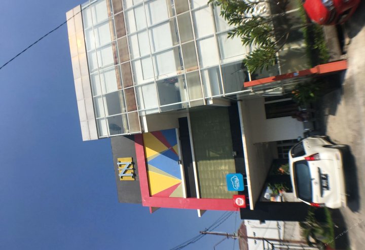 三宝垄诺兹酒店(Nozz Hotel Semarang)