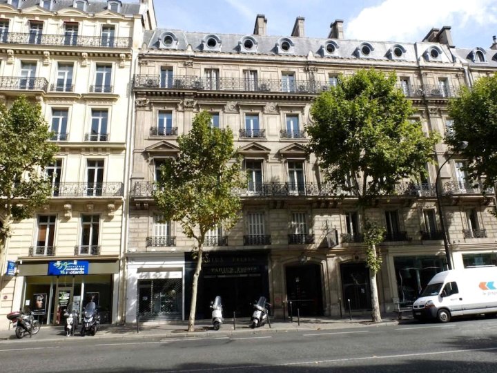 阿德吉奥巴黎豪斯曼城市公寓酒店(Aparthotel Adagio Paris Haussmann Champs Elysées)