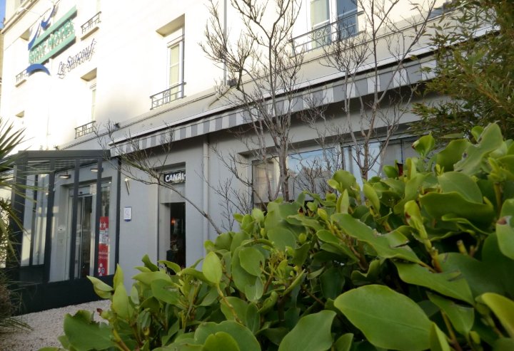苏科夫布里特酒店(Brit Hotel le Surcouf)