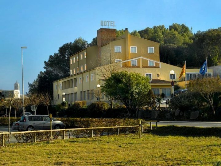 科斯塔贝拉酒店(Hotel Costabella)
