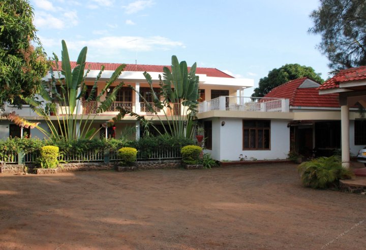 吉利马札罗野生动物园旅馆(Kilimanjaro Safaris Lodge)