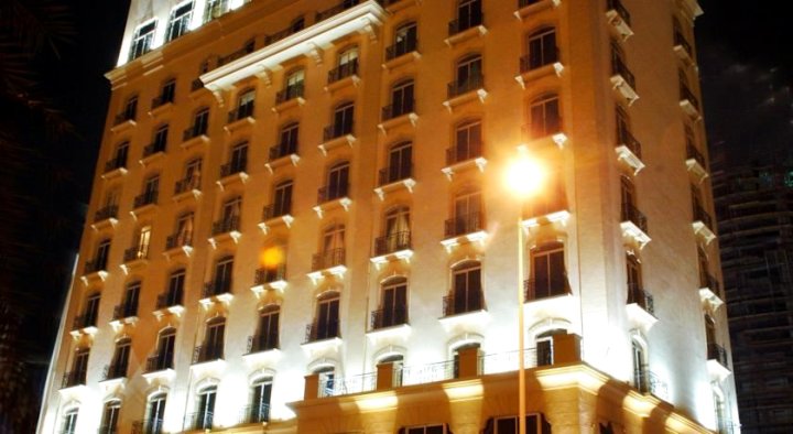 塔里克阿尔莫亚德塔酒店(Tariq Almoayed Tower Apartment)