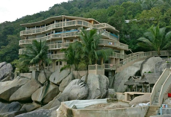 新皇潜水浮潜度假公寓(Hin Wong Apartments Dive & Snorkel Resort)