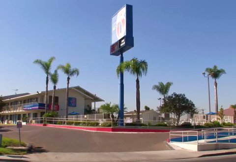 圣易西铎 - 圣迭戈边境6号汽车旅馆(Motel 6-San Ysidro, CA - San Diego - Border)
