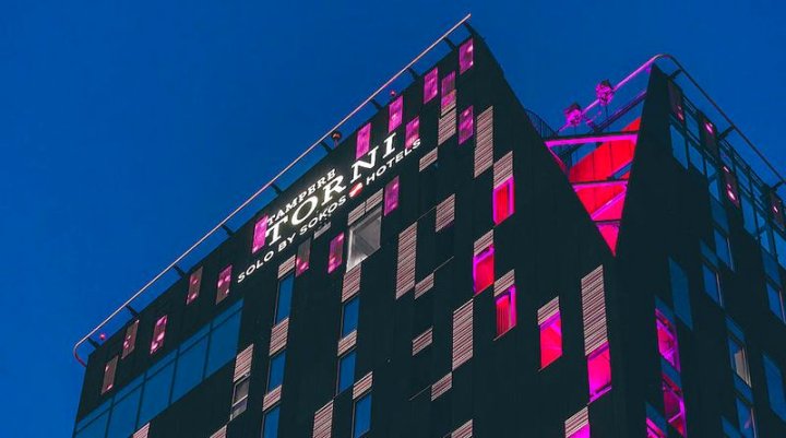 赫尔辛基托尔尼索罗索考斯酒店(Solo Sokos Hotel Torni Helsinki)