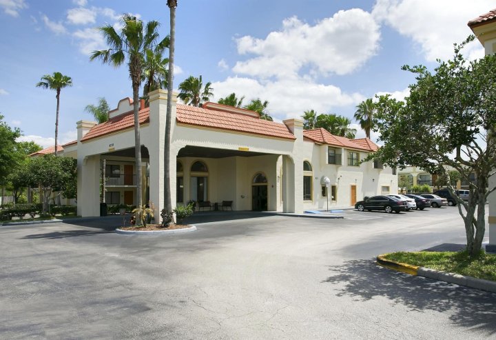 奥克兰东中佛罗里达大学区贝斯特韦斯特酒店(Best Western Orlando East Inn & Suites)
