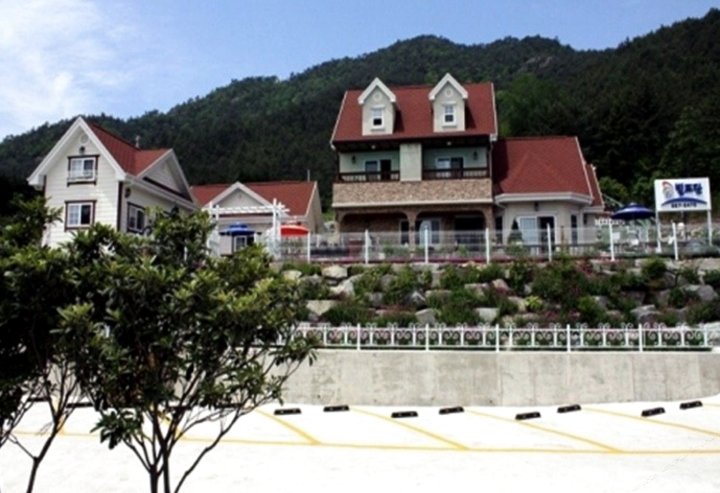 南海郡Bitddeuram度假屋(Bitddeuram Pension Namhae)