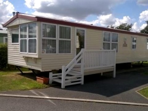 White Horse Holiday Park, Lincoln with Private Hot Tubs