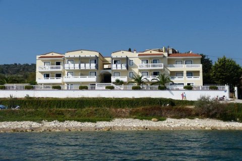 奥斯特里亚海滨公寓式酒店(Ostria Seaside Studios and Apartments)