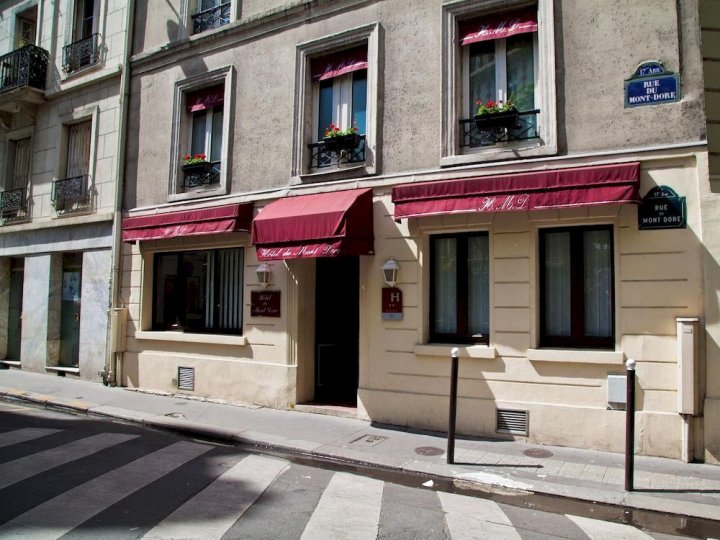 杜蒙特多尔巴蒂尼奥勒酒店(Hôtel du Mont Dore Batignolles)