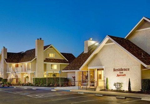 萨克拉门托加州博览会原住客栈(Residence Inn Sacramento Cal Expo)