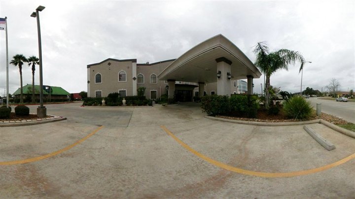 韦伯斯特NASA - 克利尔湖 - 休斯顿戴斯酒店及套房(Days Inn & Suites by Wyndham Webster NASA-ClearLake-Houston)